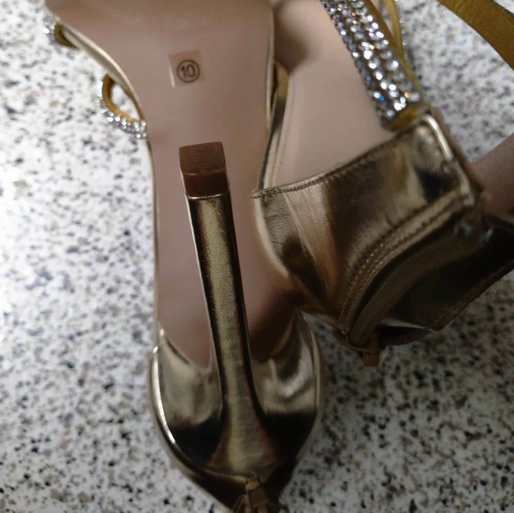 Shoes - Picture 8 of 12